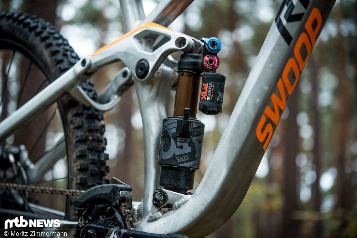 An der 3.699 € teuren Top-Version Swoop 10.0 ist ein Fox Float X2-Luftdämpfer verbaut.