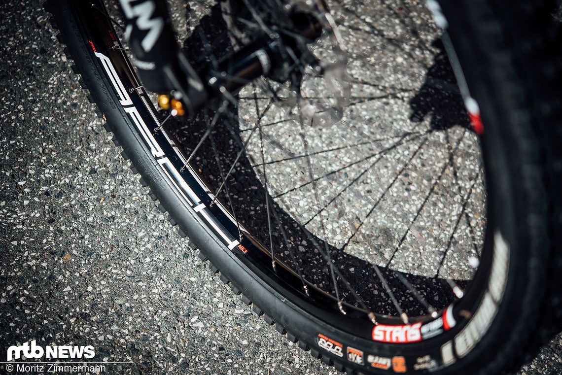 Die verbauten Stan's No Tubes Arch MK3-Laufräder sind eher für Trailbikes geeignet, der ZTR Flow MK3-Laufradsatz wäre hier eigentlich die logischere Wahl gewesen