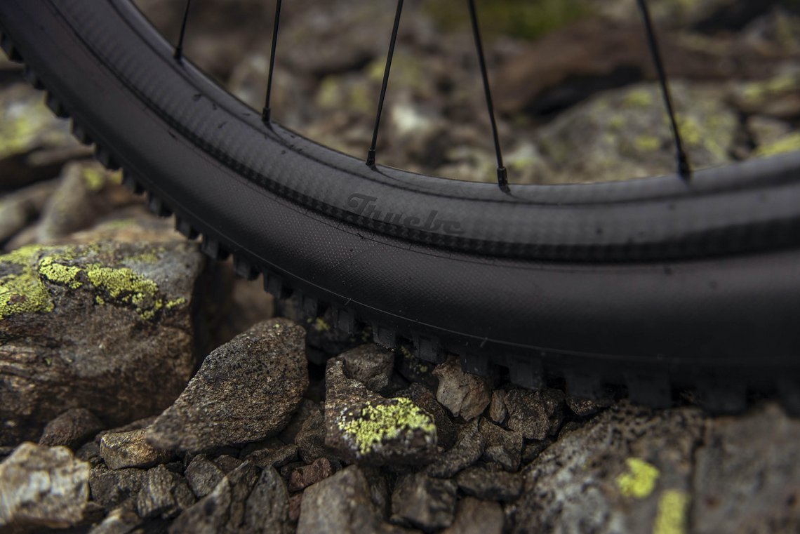 Die Carbon-Felgen stammen von TrueBC.