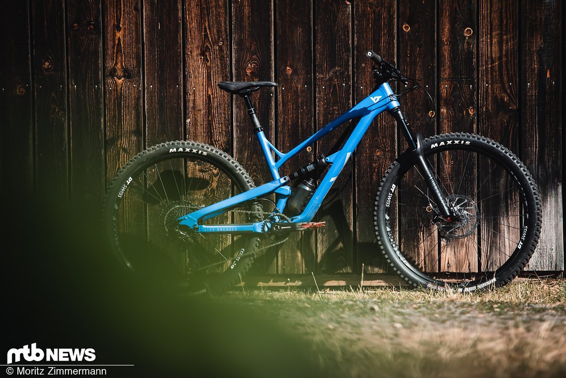Ein vollausgestattetes All Mountain-Bike mit Enduro-Ambitionen und jeder Menge Markenteile?