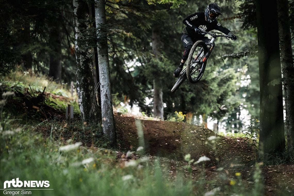 Die Sohle ist gut gedämpft, weshalb sich die Schuhe auch im Bikepark-Einsatz gut schlagen.