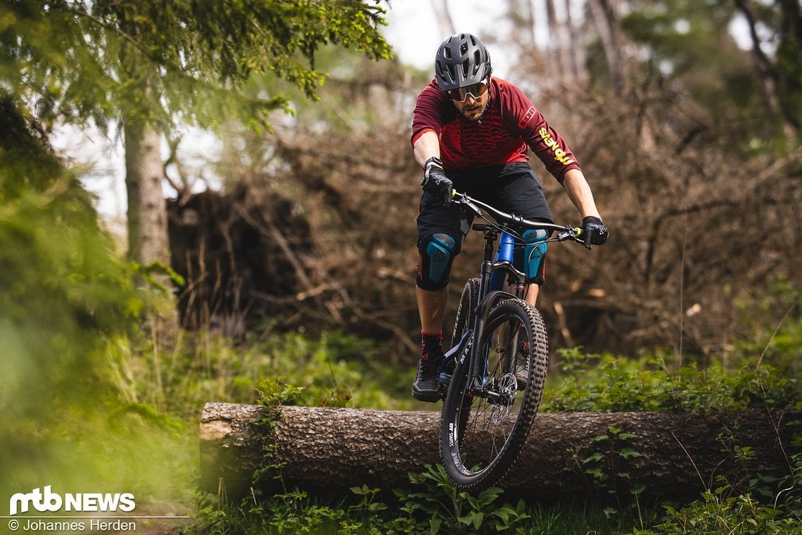 Zwar ist die S3 verspiegelt – trotzdem überzeugt die Brille mit etwas dunklerer, aber für die meisten Trails passender Tönung