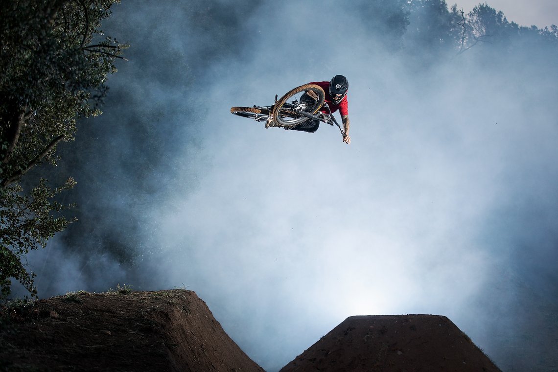 Andreubehindthelens024
