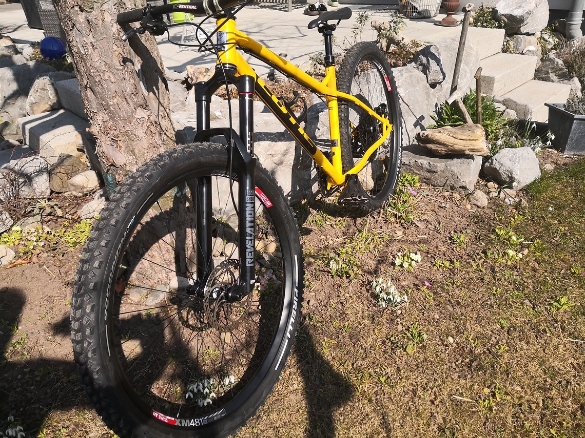 Die RockShox  Revelation bietet 150 mm Federweg