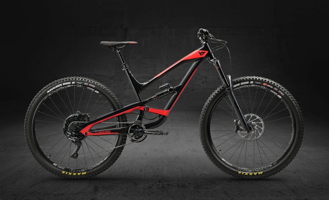 YT CAPRA 29 AL Comp – Blackpearl Bloodred
