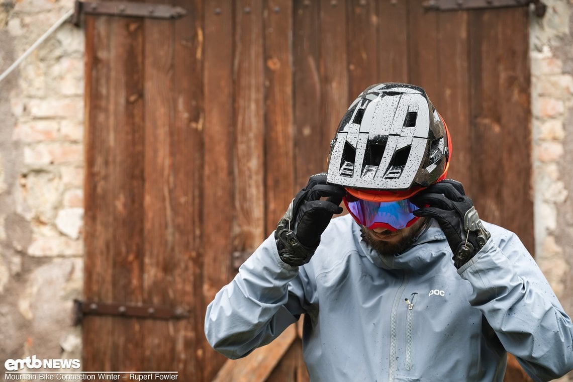 Wer auf der Suche nach einem Open-Face-Helm ist, kann sich den iXS Trigger X getrost genauer ansehen