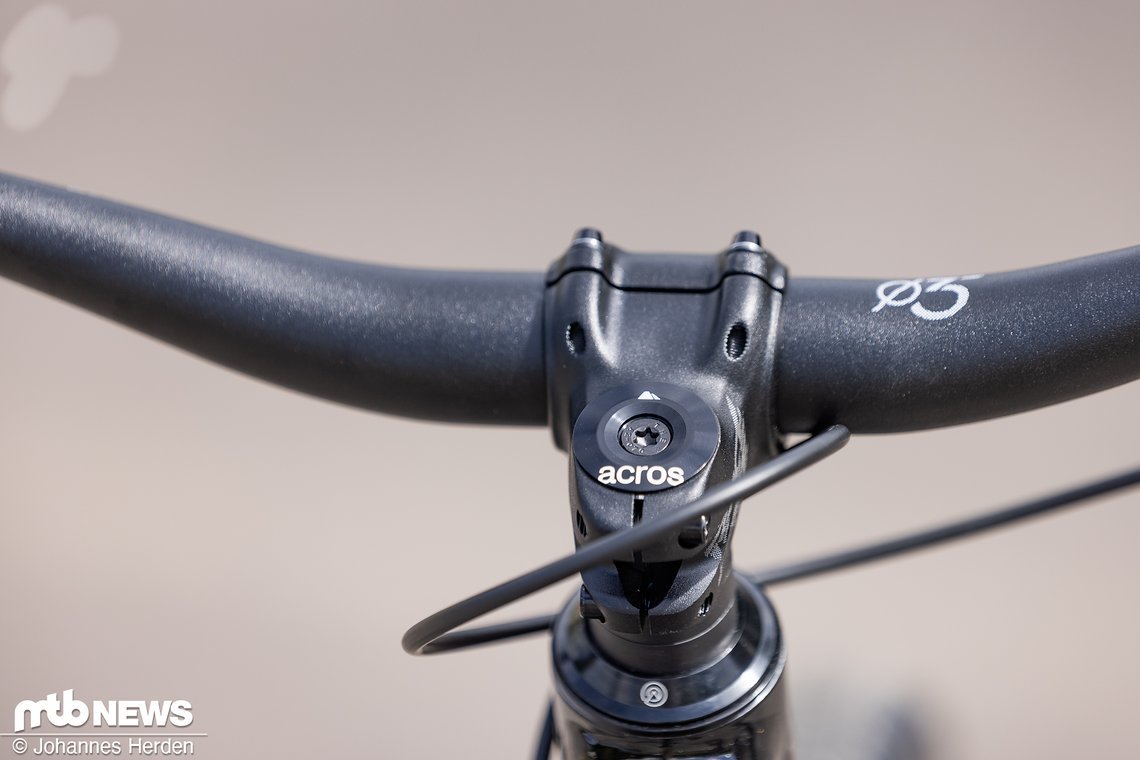 Nicht ideal: Die 30er Torx-Schraube. Garantiert nicht am Multitool zu finden …