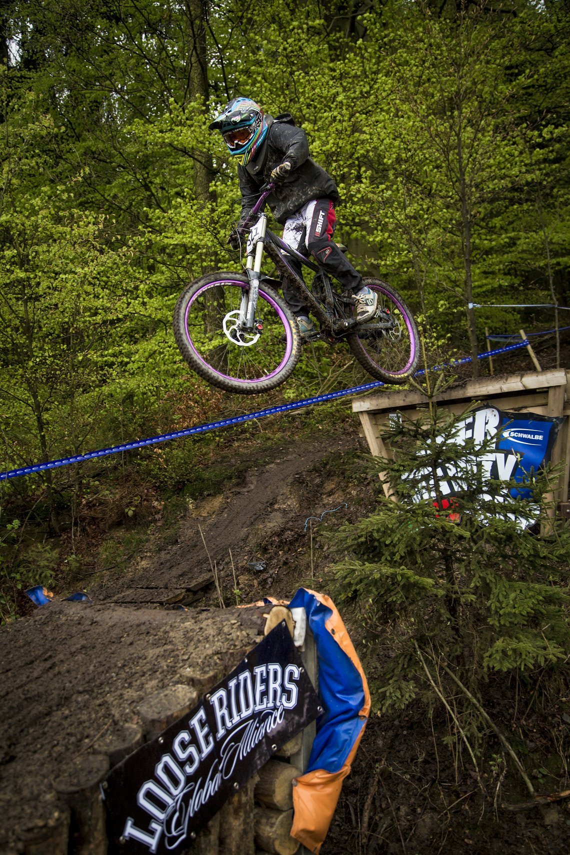 Emil Schlinkert-Bechert von dem neu gegründeten „Loose Youth“ DH Team