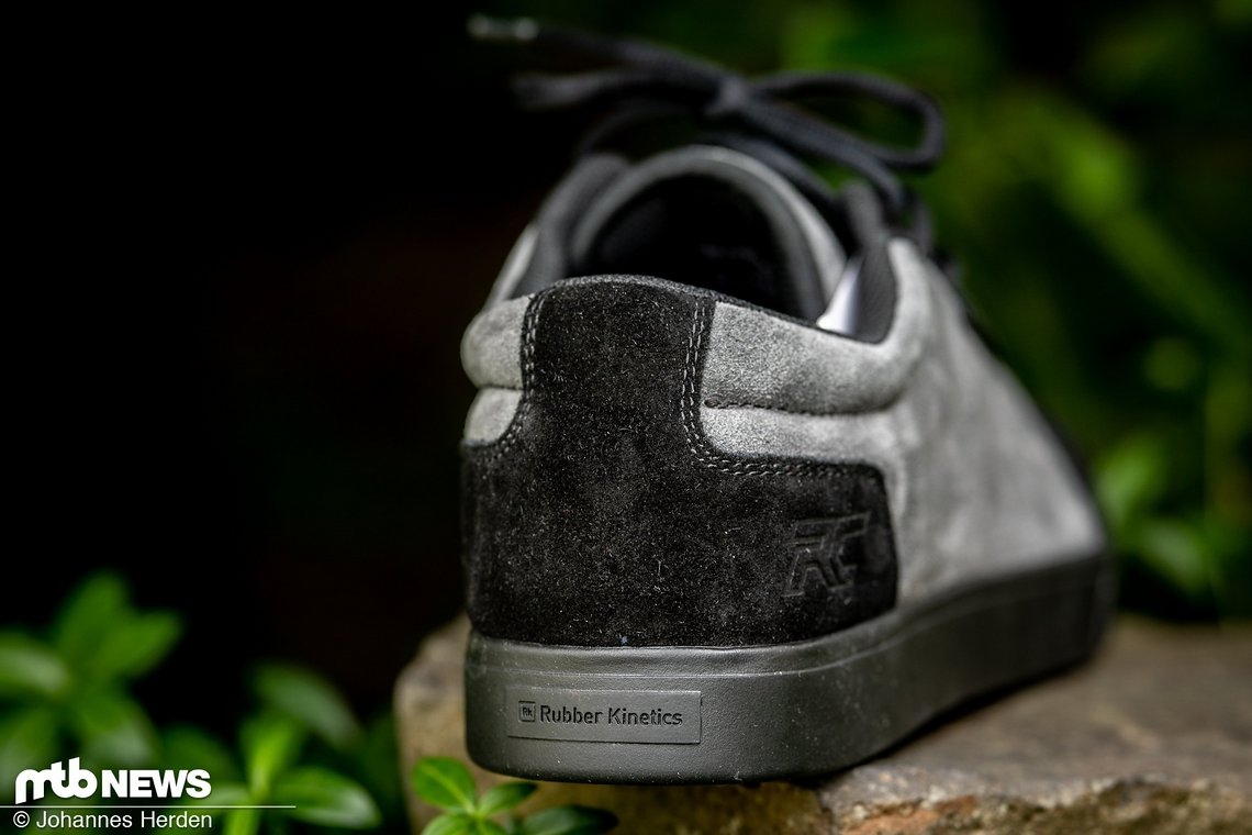 Der Schuh ist insgesamt eher auf der weicheren Seite, was für den angedachten Einsatzbereich sowie für viel Gefühl auf dem Pedal genau richtig ist.