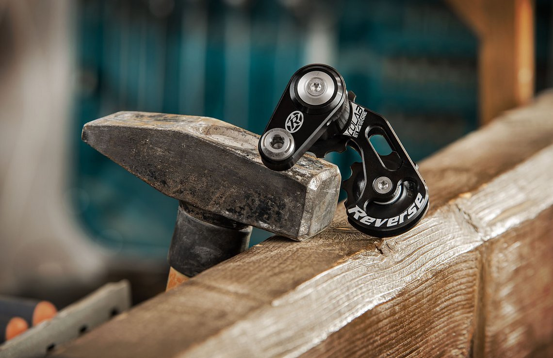 Der Reverse Components Colab Kettenspanner soll euer Bike zusammen mit dem ...