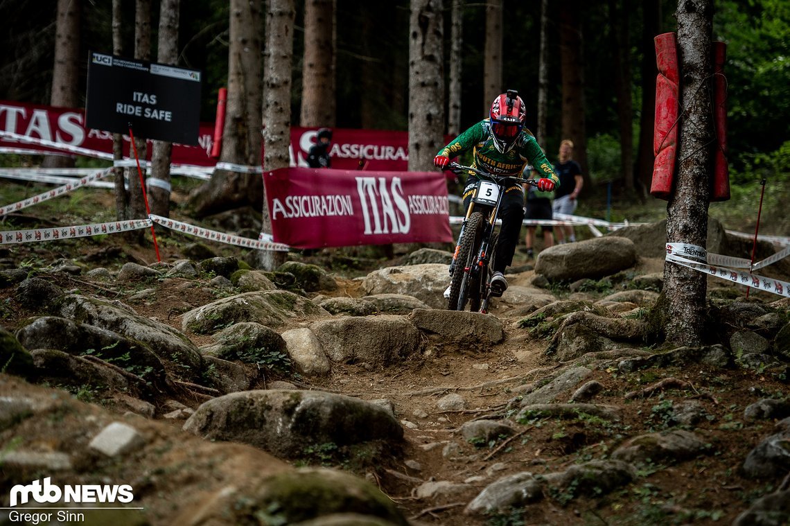 Greg Minnaar ist fast vierzig, ist den jungen Hüpfern aber auf den Fersen