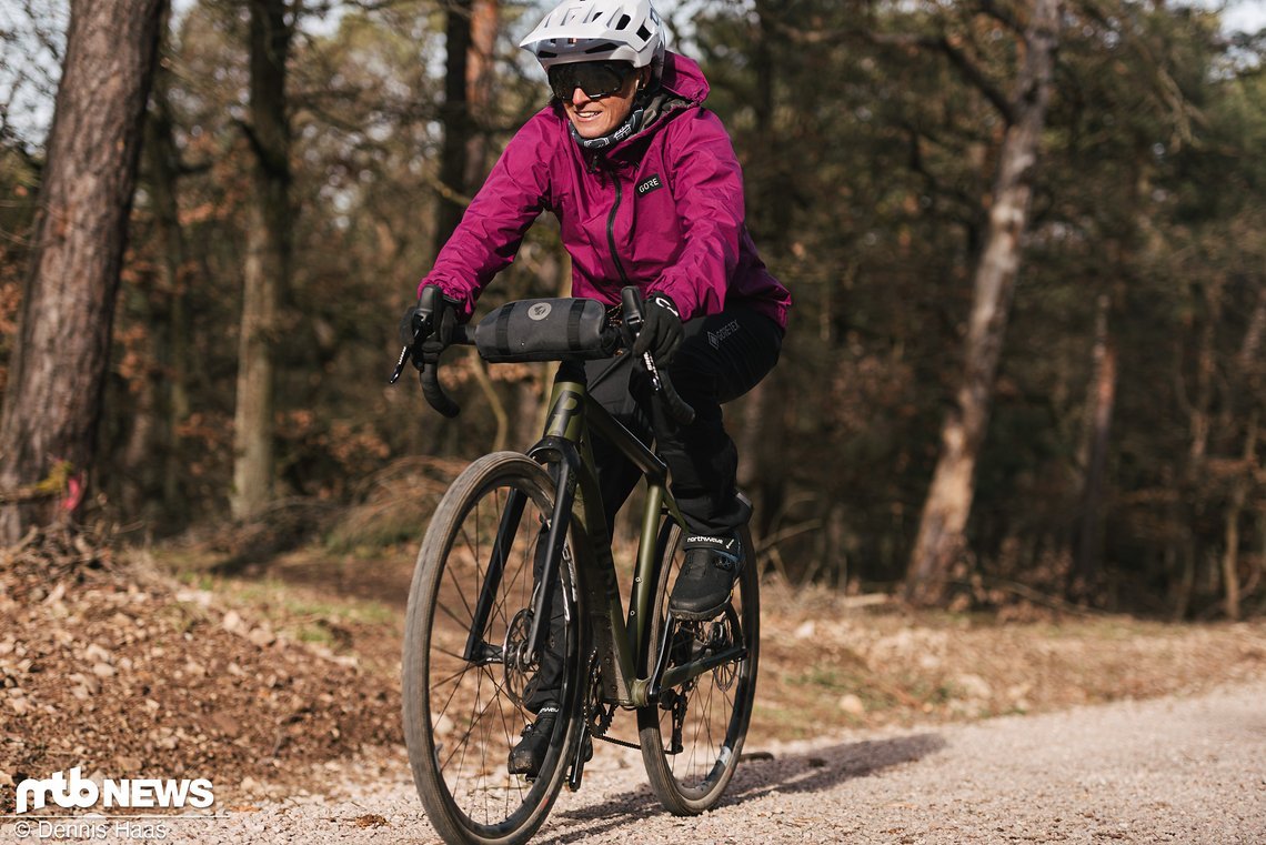 Passt auch auf dem Gravel-Bike vorzüglich