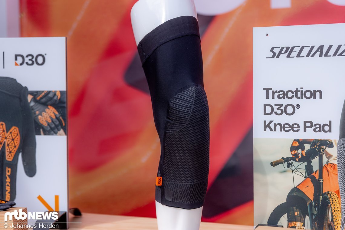 Die Specialized D3O-Knieschützer sollen besonders flexibel, bequem und atmungsaktiv sein.