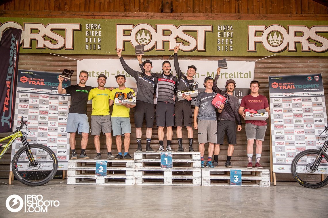Podium Men Team