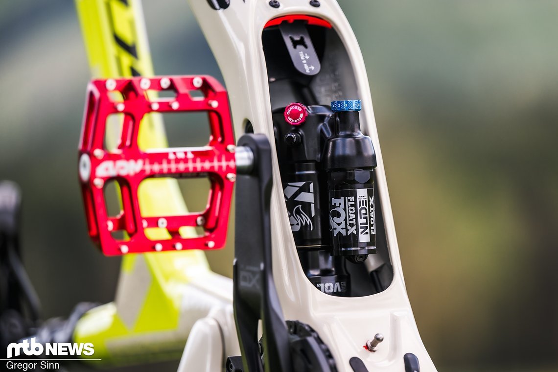Dazu gibts einen Fox X Nude TracLoc-Dämpfer, der ebenfalls 170 mm ermöglicht.
