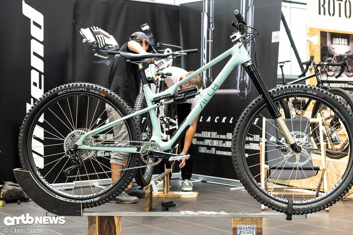 Super Trail reiht sich nahtlos zwischen Enduro und Trail ein, das Konzept vereint geringes Gewicht und viel Federweg.