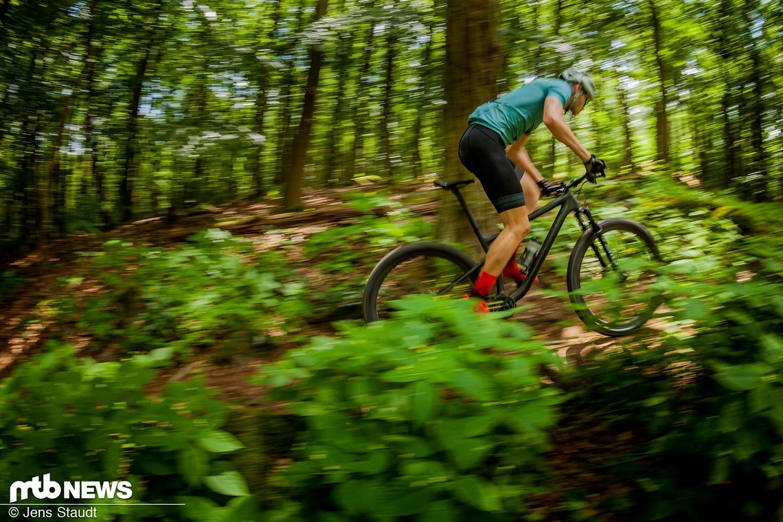 Ein XC-Racebikes muss zwei Disziplinen gleichermaßen beherrschen