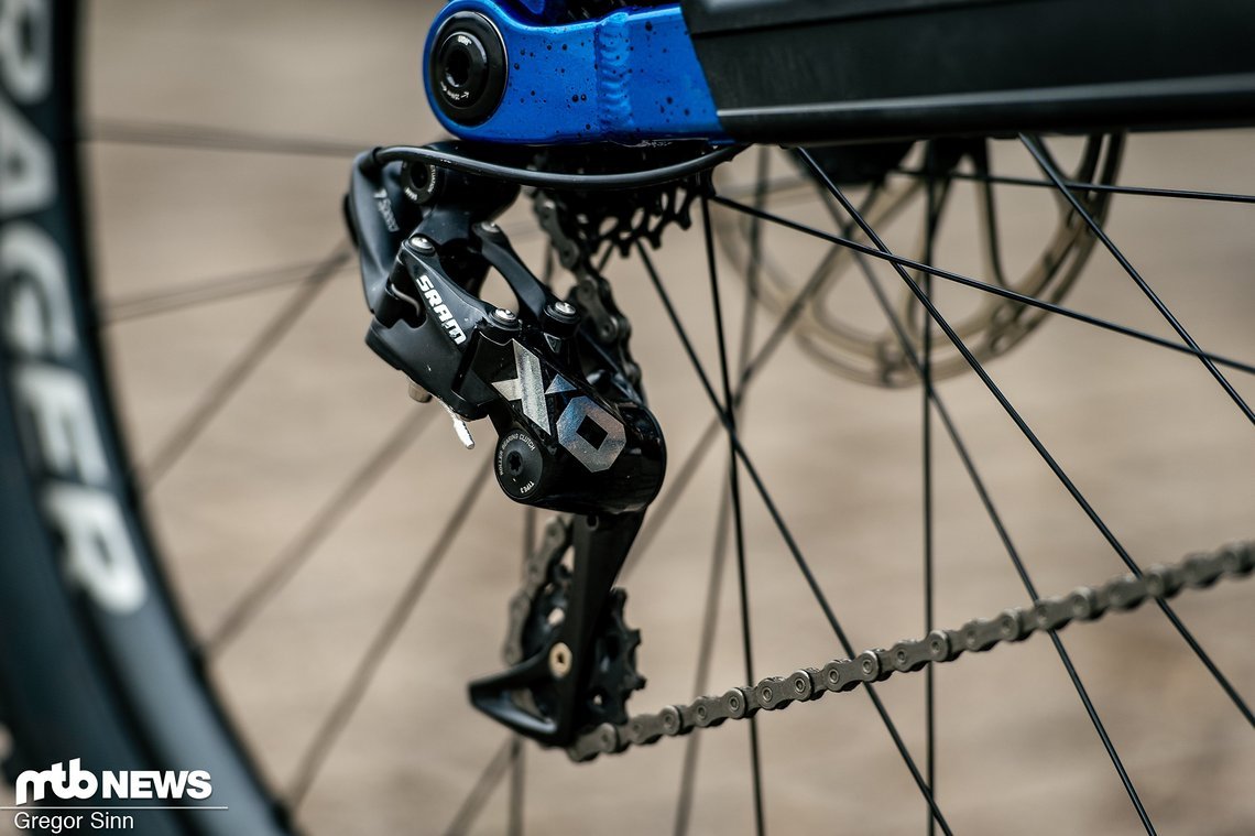 Alle Bikes im DH-Vergleichstest setzen auf die SRAM X01 DH-Schaltung.