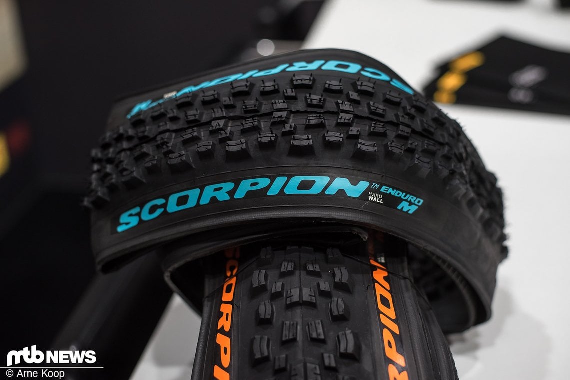 Der Scorpion von Pirelli bekommt zwar keine technischen Updates, aber die Farbtupfer dürften den ein oder anderen trotzdem verzücken.