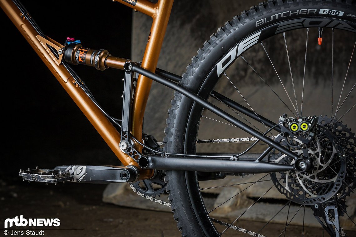 Im Boost 148 mm Hinterbau stecken FunWorks A.30-Laufräder, auf die wir Specialized Butcher Grid-Reifen tubeless montiert haben