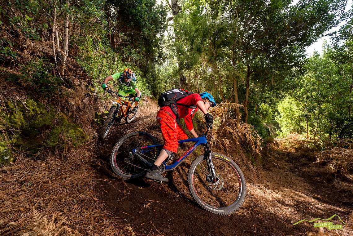Philipp Foltz und Berny Stoll auf der Abfahrt nach Tablado La Palma