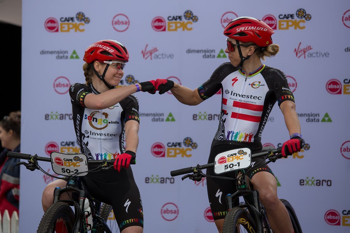 Annika Langvad und Anna van der Breggen voller Zuversicht vor ihrem ersten gemeinsamen Auftritt beim Cape Epic