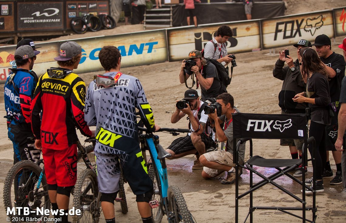 Fotografen bei der Arbeit - vorne die Sieger des Garbo DH
