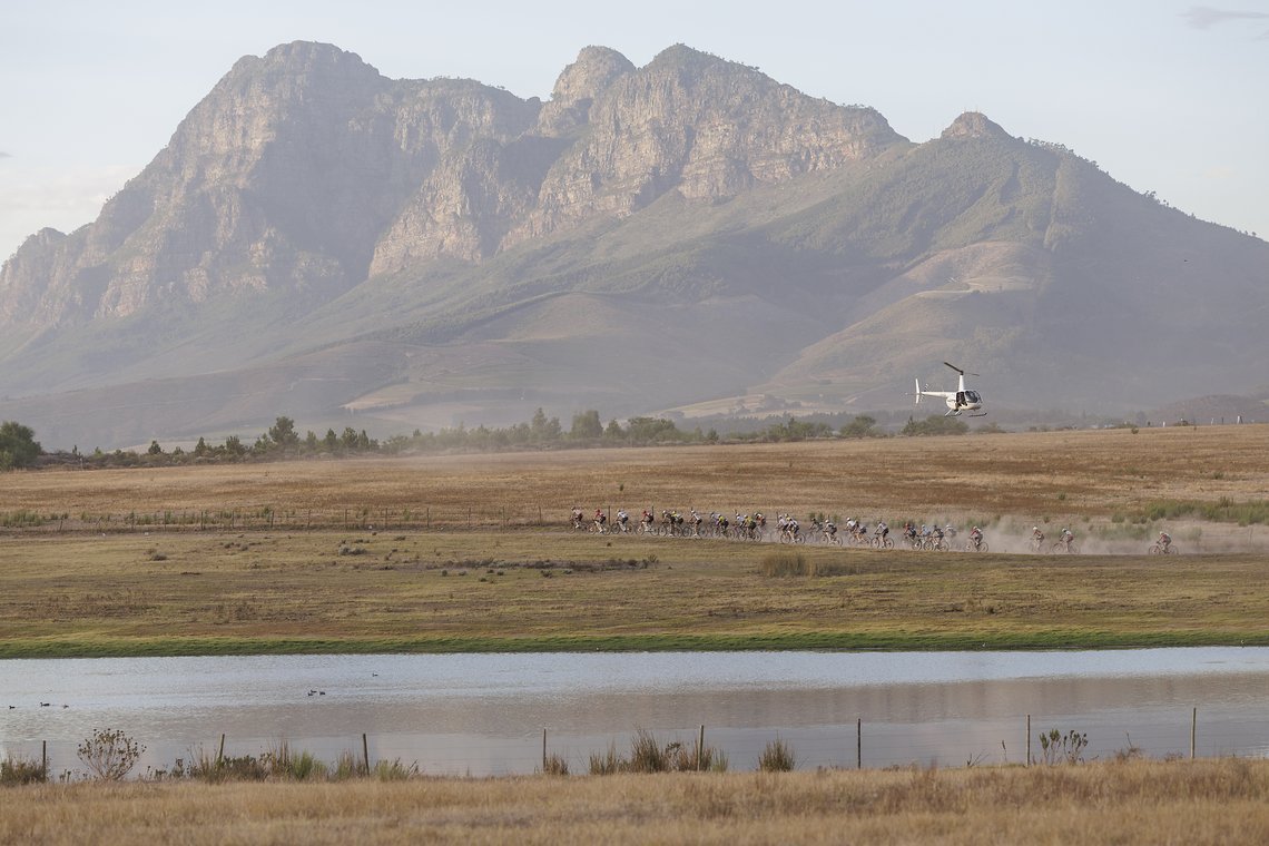 The leading bunch during Stage 4 of the 2025 Absa Cape Epic Mountain Bike stage race held at Fairview, Paarl, Cape Town, South Africa on the 20th March 2025. Photo by Nick Muzik/Cape Epic
PLEASE ENSURE THE APPROPRIATE CREDIT IS GIVEN TO THE PHOTOGRAP