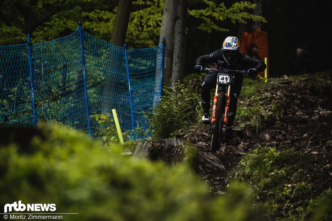 Richie Rude verzichtet auf den Enduro-Start und fährt lieber beim Downhill-Rennen mit.