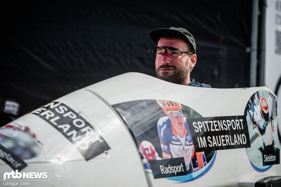 Redakteur Moritz konnte sich von seiner großen Eignung als Bobfahrer überzeugen und Anwerbeversuche nur mit großer Mühe abwenden.
