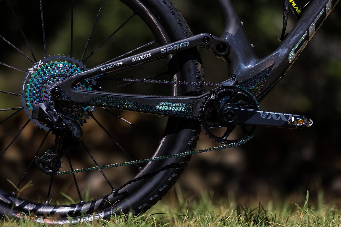 SRAM XX1 AXS für präzise Schaltvorgänge, dazu gibt es ein 38T-Blatt und 175 mm Kurbelarme.