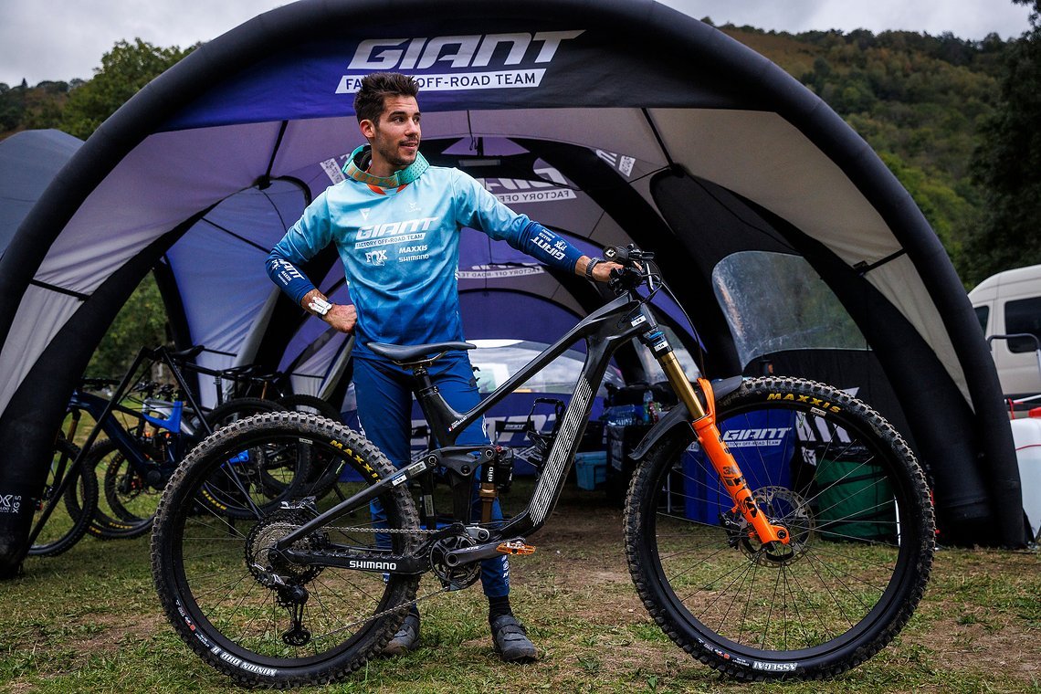 Giant Teampilot Youn Deniaud fuhr in der diesjährigen EWS …