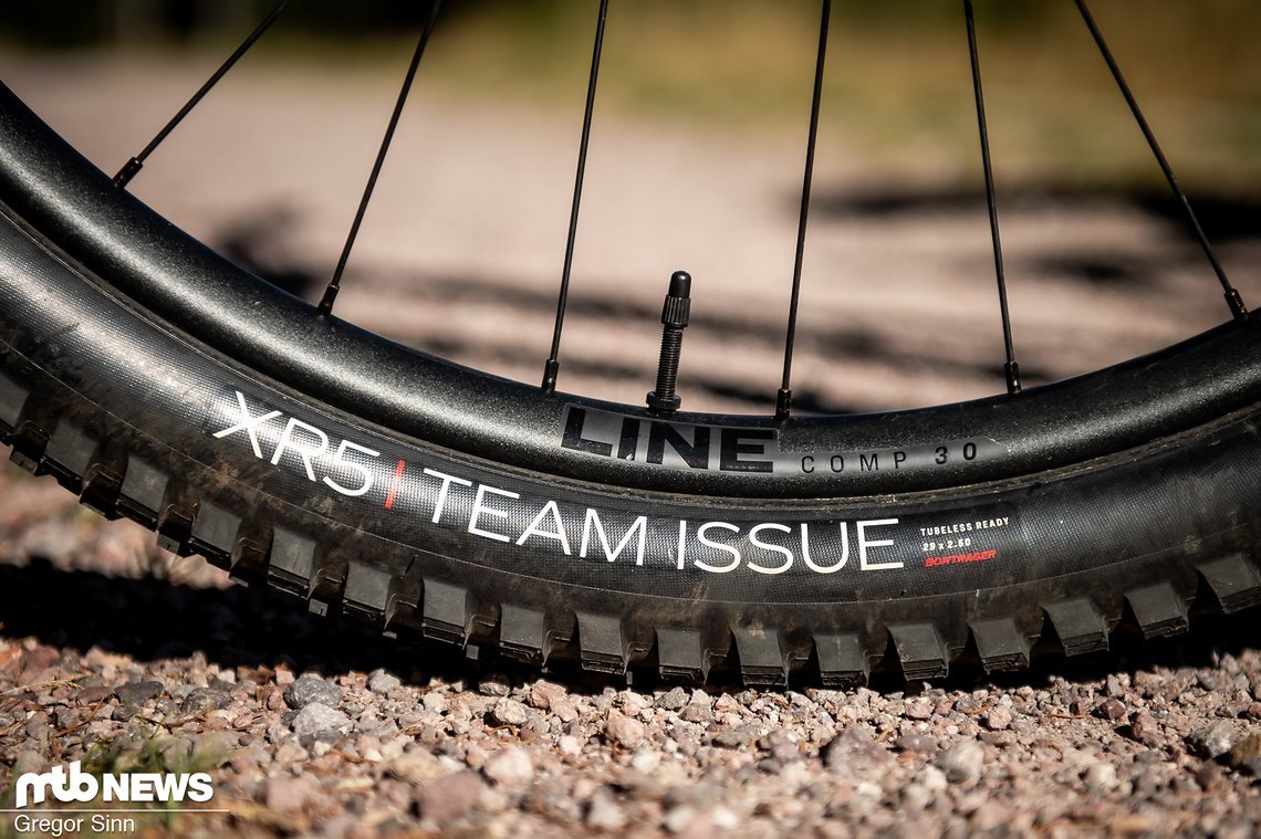 Alle Modelle bis auf das günstigste verfügen über dem Einsatzzweck angemessene Enduro-Reifen