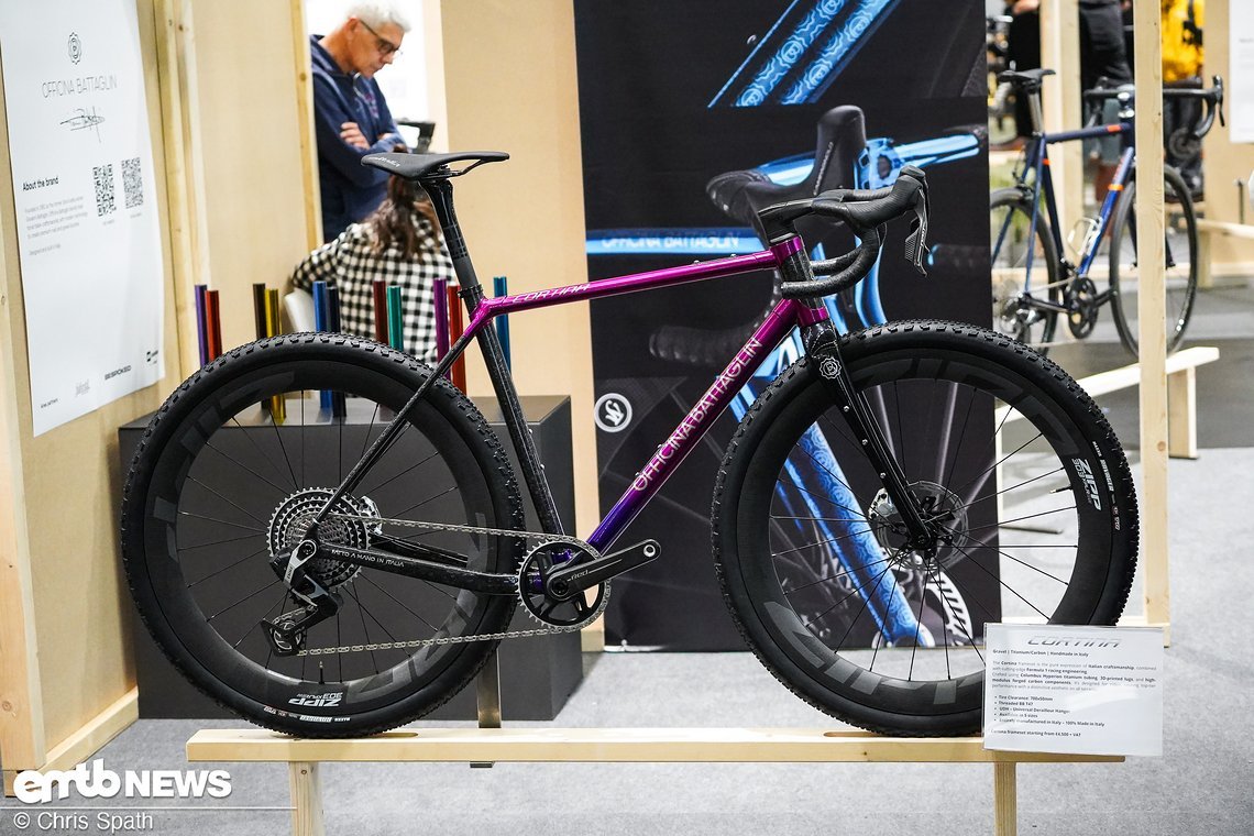 Einfach schön – die Hybridbauweise gibt es jetzt auch an einem Gravel-Modell.
