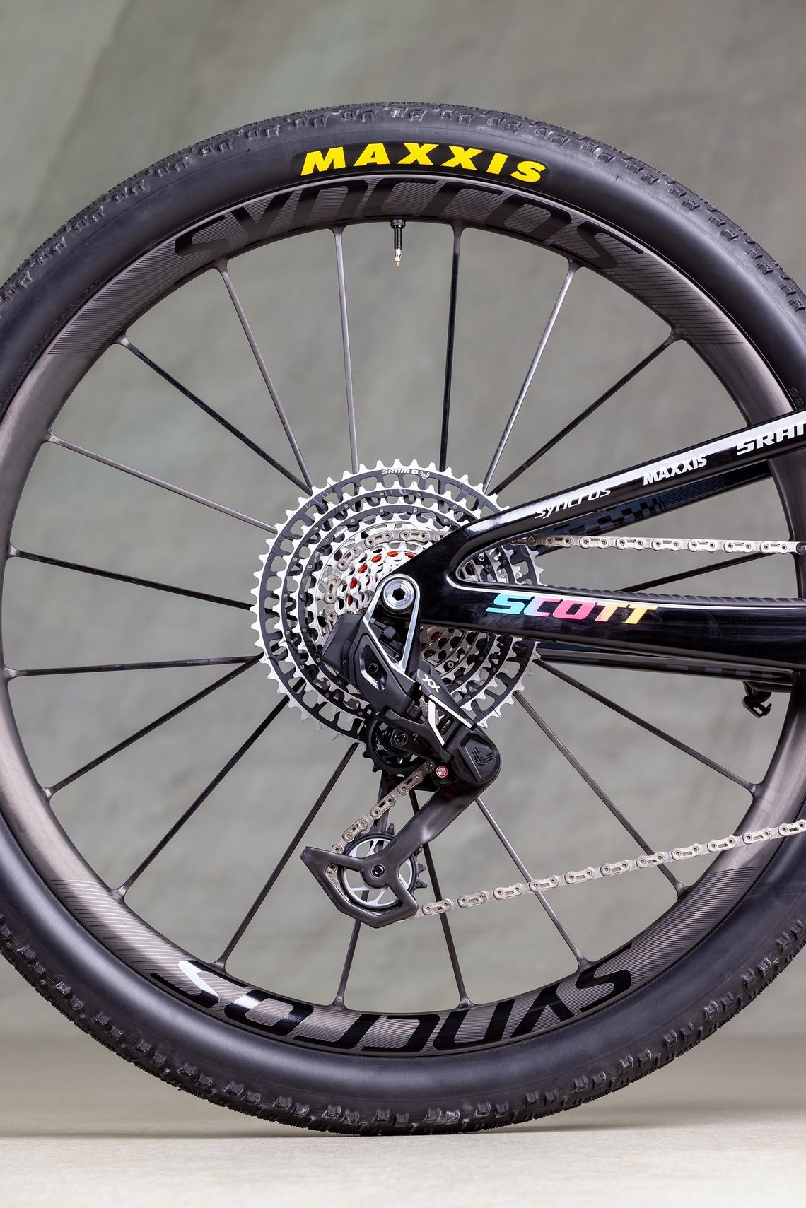SCOTT-SRAM WORLD CHAMPS NINO SCHURTER 2023 SCOTT BIKE PHOTO BY MICHAEL RIEHLE 08