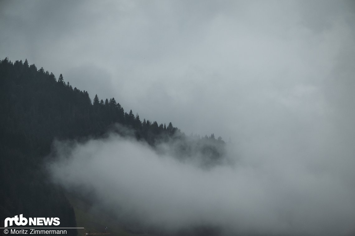 Wer dachte, dass der Regen zum Finale der Männer nachlassen würde, wurde leider bitter enttäuscht
