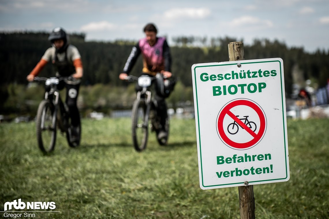 Das Schild hat wohl niemand gelesen.