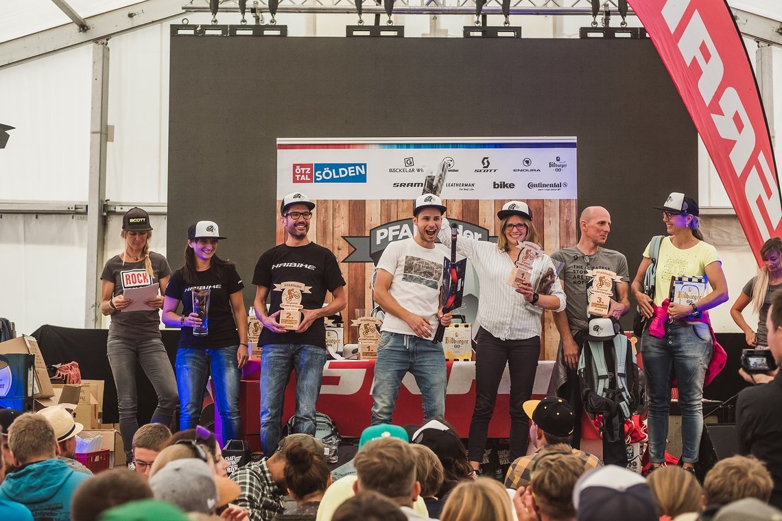 Podium der Mixed-Teams
