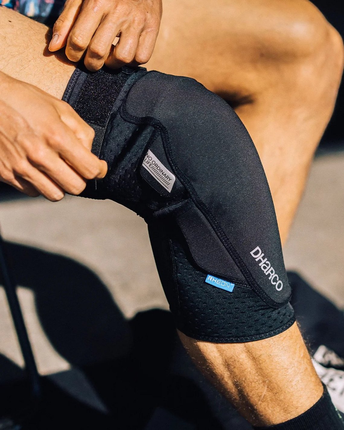 Das DH Knee Pad bietet eine Level 2 CE-Zertifizierung und kostet knapp 150 € (UVP).