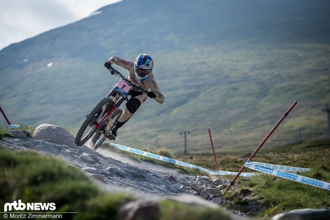 Sie ist in Fort William die einzige Frau, die mit Rachel Atherton mithalten kann