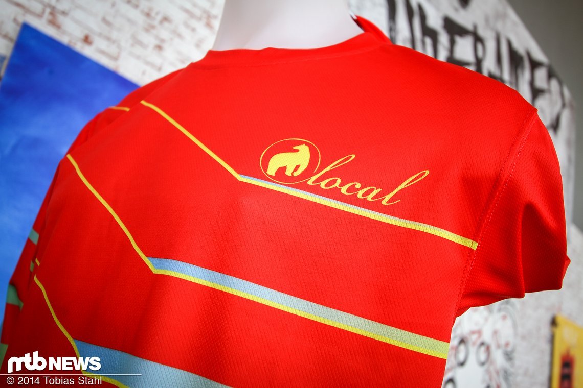 Für den neuen Teamfahrer Marcus Klausmann hat Local Outerwear das Klausmann Jesery aufgelegt. Passend dazu gibt es eine farblich abgestimmte Shorts.