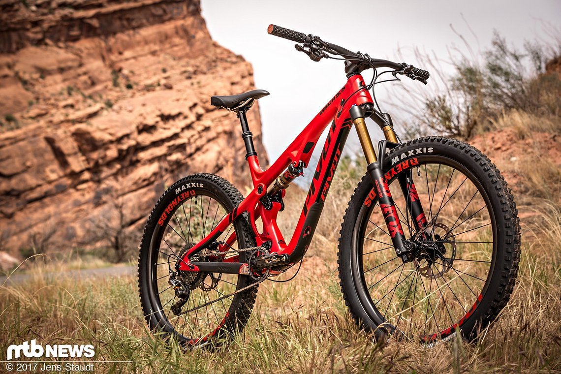Bereit für Mountainbike-Abenteuer – das Pivot Mach 5.5