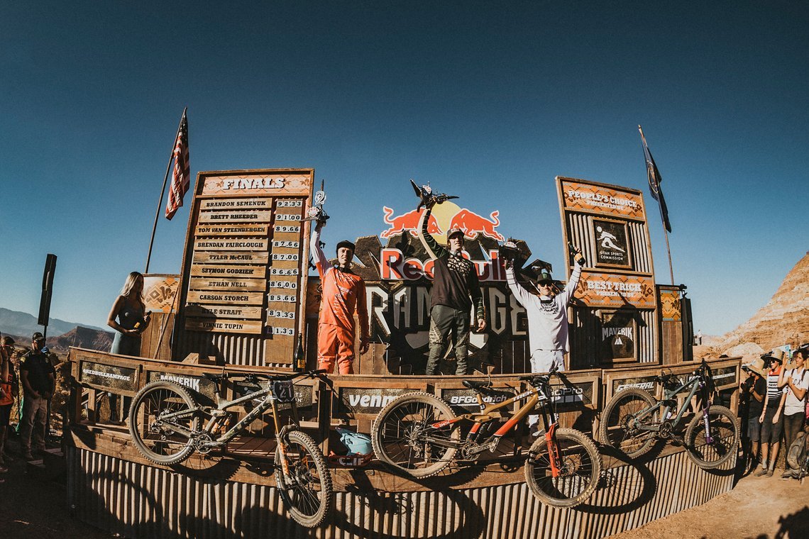Brett Rheeder, Brandon Semenuk, Tom van Steenbergen. Das Podium der diesjährigen Rampage