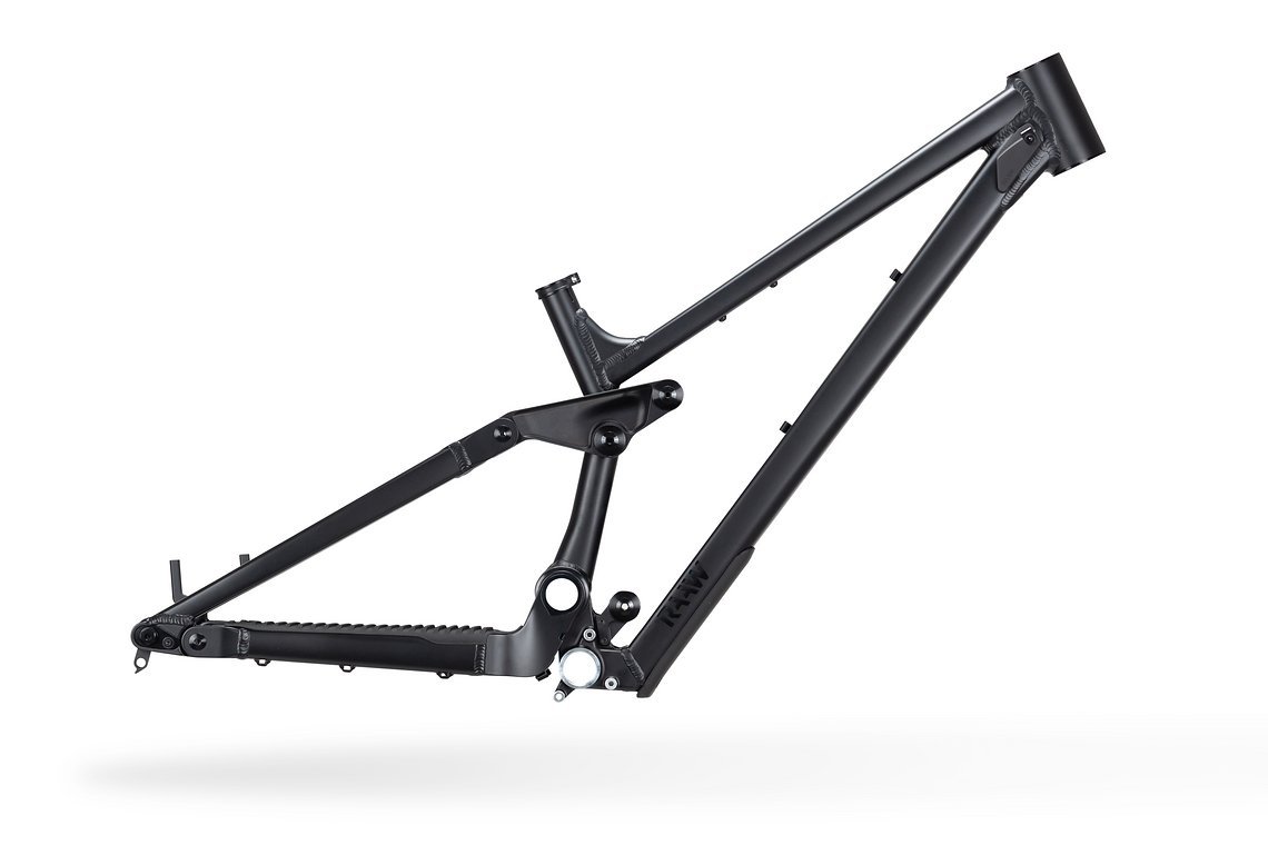 Das Rahmen-Kit ist ab sofort erhältlich und schlägt mit einem Preis von 2.990 € zu Buche.