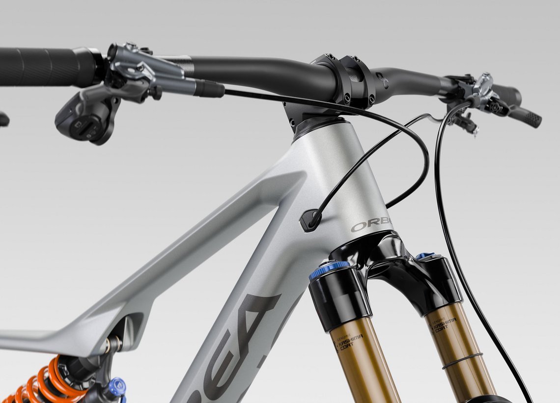 Bei der Leitungsführung lässt Orbea euch die Wahl – außen über den Rahmen ...