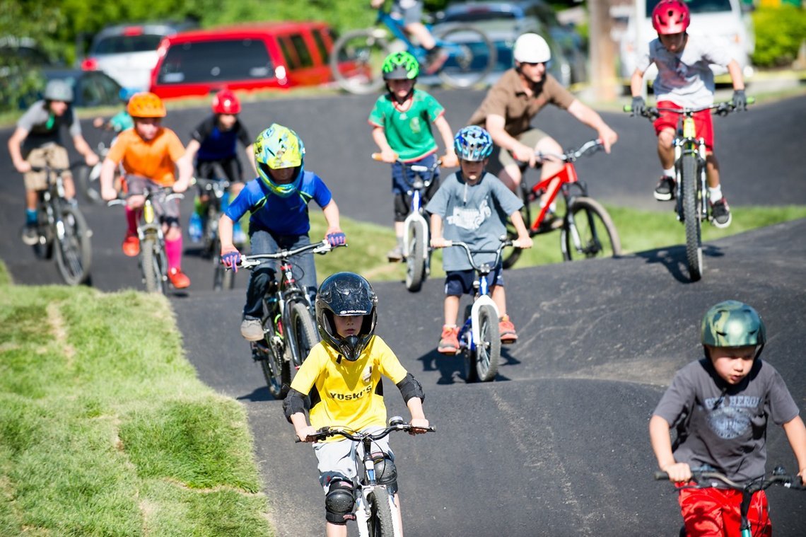 ...mit dem Velosolutions Pumptrack ging der Wunsch in erfüllung.