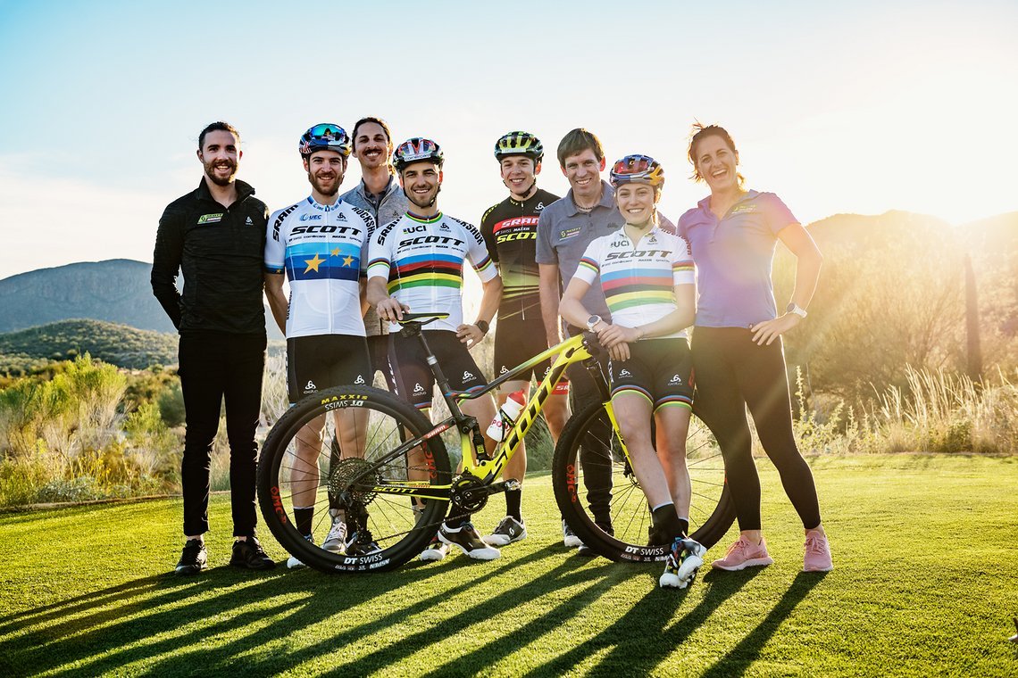 Das gesamte SCOTT-SRAM Team 2019