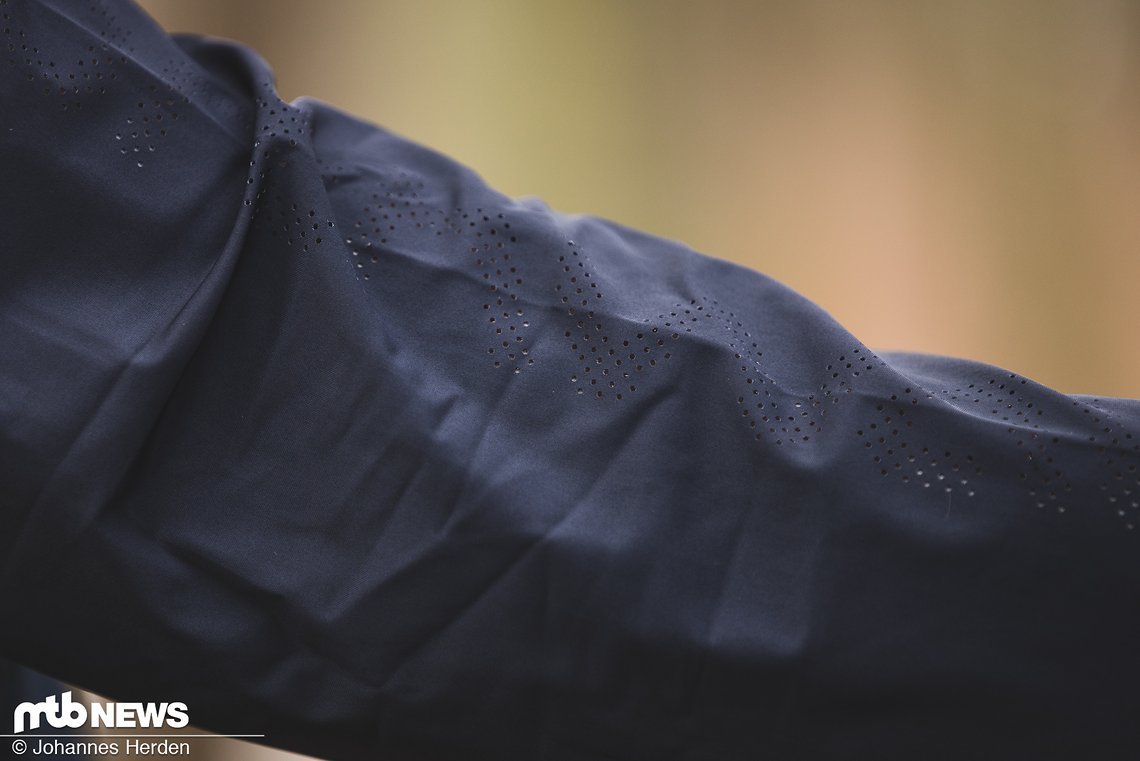 … ist das Trikot auch definitiv etwas für wärmere Tage.