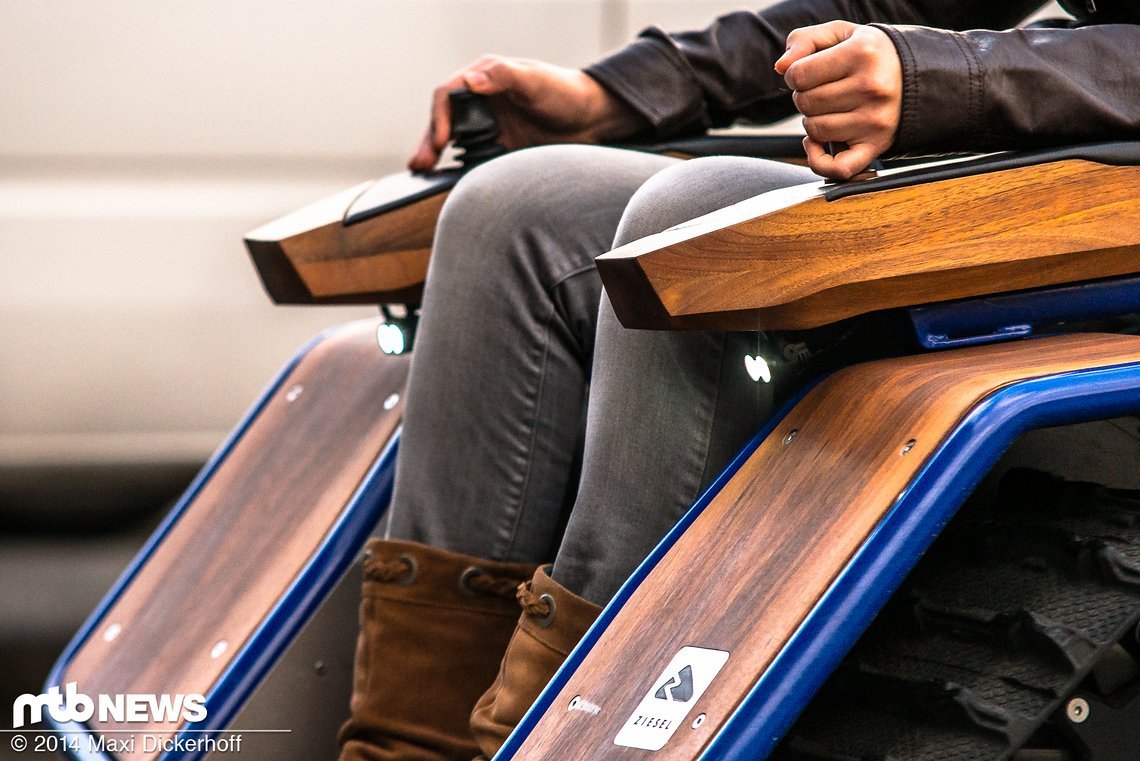 Ein Joystick, ein Haltegriff