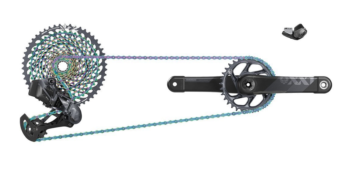 Die edle SRAM XX1 Eagle AXS ist nicht nur etwas leichter, sondern versprüht mit der "Rainbow"-Optik auch einen Hauch Extravaganz.